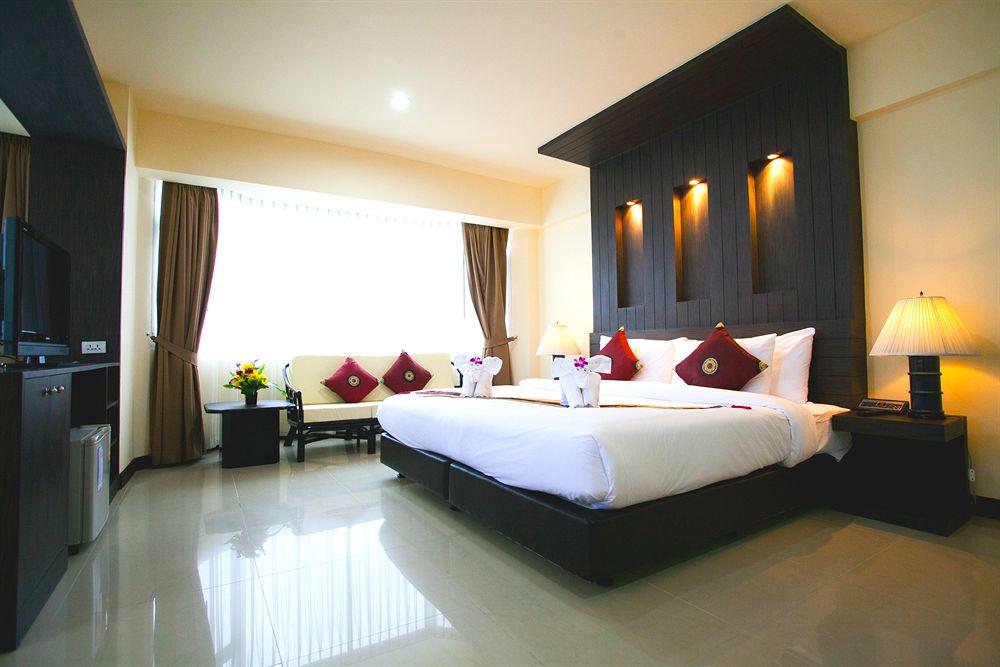 Sun City Pattaya Hotel Exteriör bild