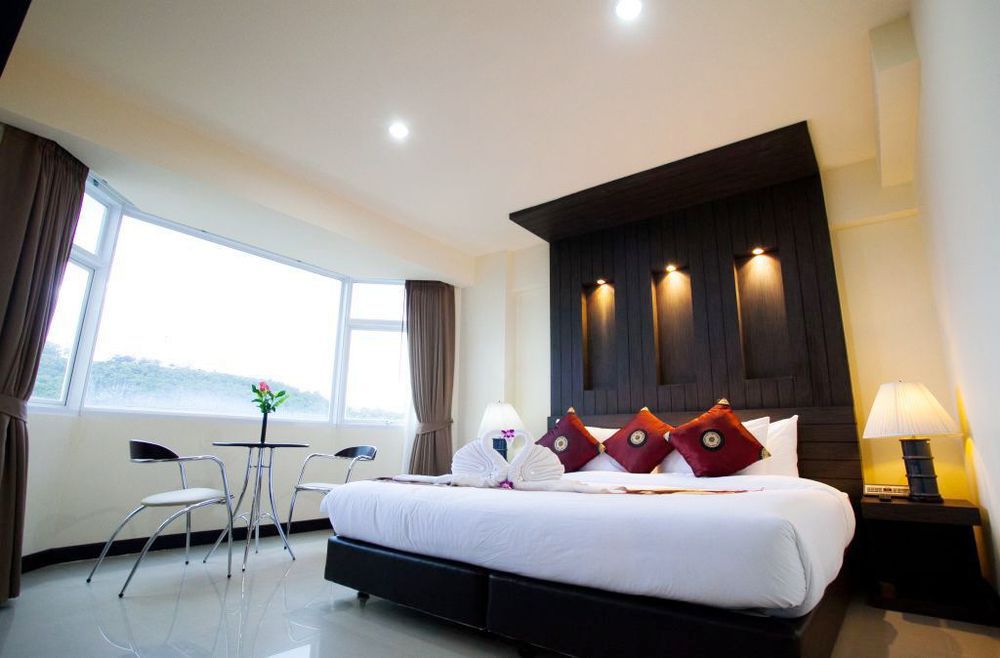 Sun City Pattaya Hotel Exteriör bild