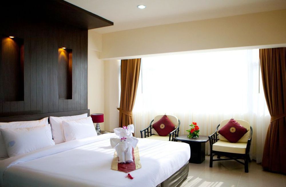 Sun City Pattaya Hotel Exteriör bild