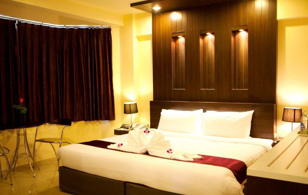 Sun City Pattaya Hotel Exteriör bild