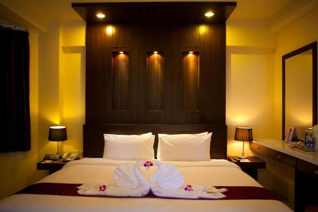 Sun City Pattaya Hotel Exteriör bild