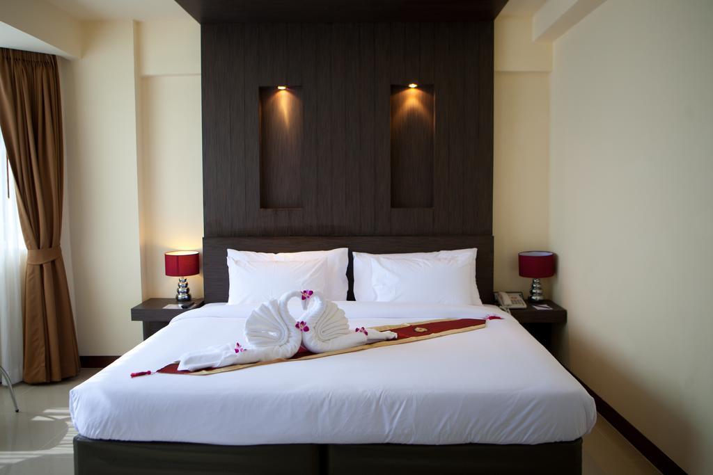 Sun City Pattaya Hotel Exteriör bild